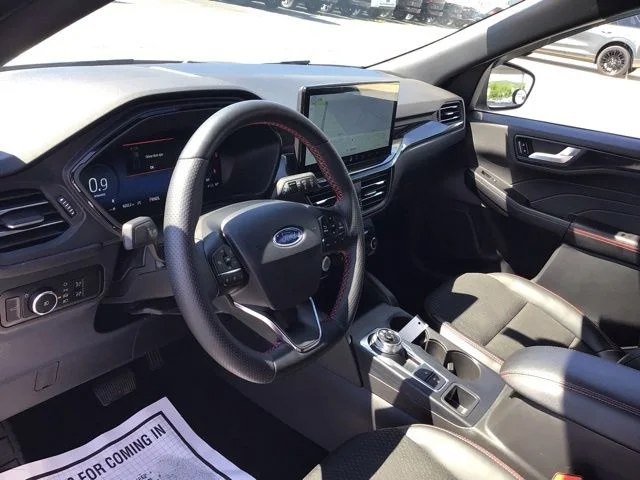 Used 2025 Ford Escape - photo 9