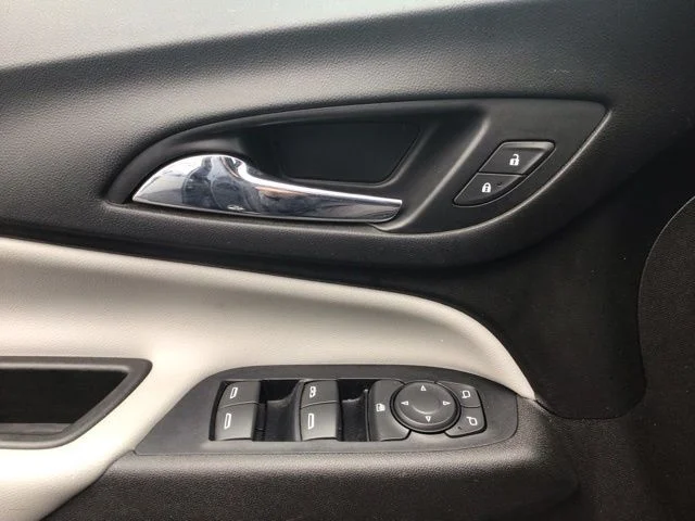Used 2018 Chevrolet Equinox - photo 20