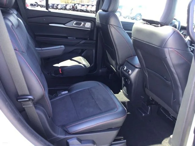 Used 2025 Ford Explorer - photo 25