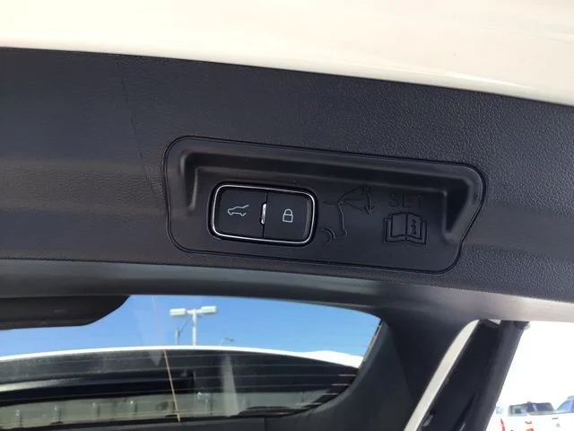 Used 2025 Ford Explorer - photo 28