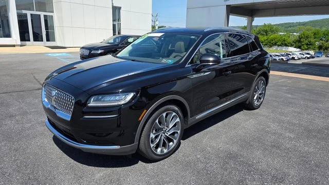 Used 2023 Lincoln Nautilus - photo 2