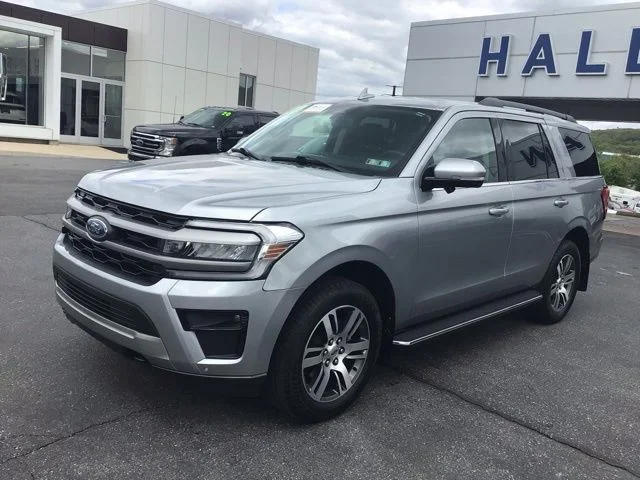 Used 2023 Ford Expedition - photo 1