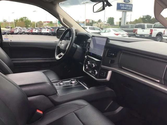 Used 2023 Ford Expedition - photo 12