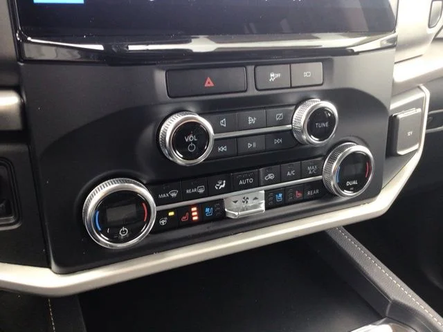 Used 2023 Ford Expedition - photo 19