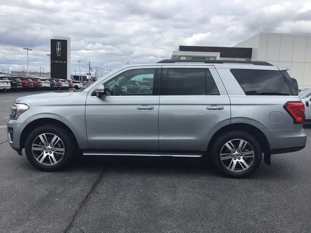 Used 2023 Ford Expedition - photo 7