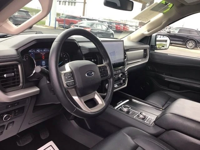 Used 2023 Ford Expedition - photo 9