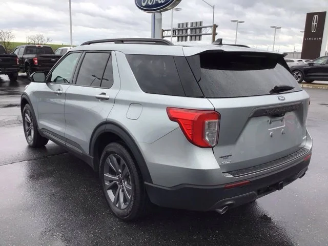 Used 2023 Ford Explorer - photo 2