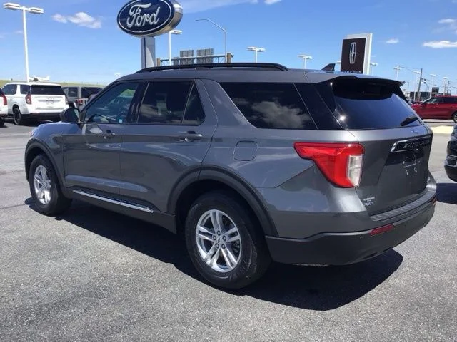 Used 2022 Ford Explorer - photo 2