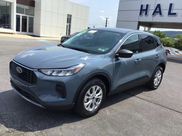 Used 2023 Ford Escape - photo 1