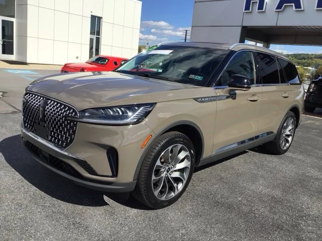 Used 2025 Lincoln Aviator - photo 1