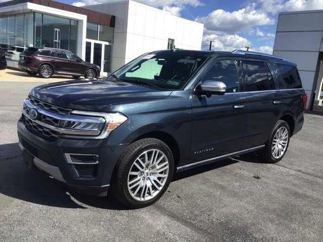 Used 2023 Ford Expedition - photo 1
