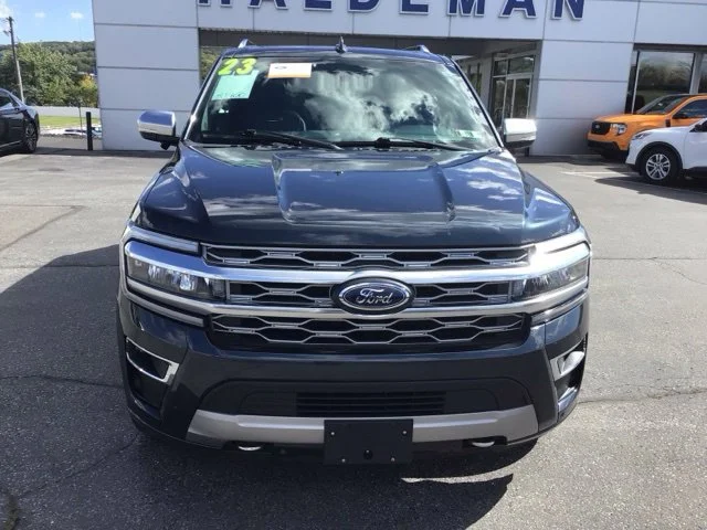 Used 2023 Ford Expedition - photo 2