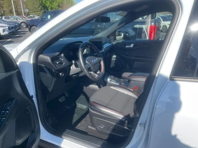 Used 2023 Ford Escape - photo 9