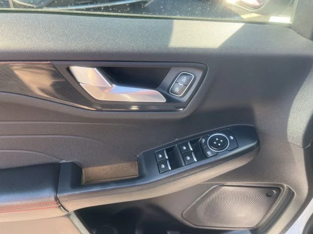 Used 2023 Ford Escape - photo 10