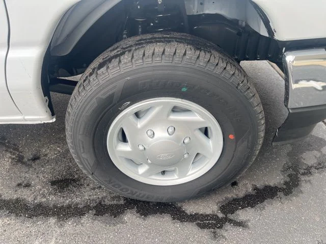 New 2026 Ford E-350 - photo 6
