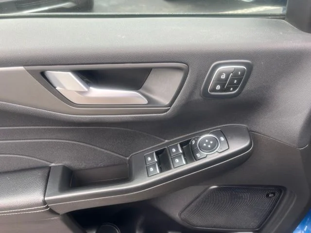 Used 2023 Ford Escape - photo 10