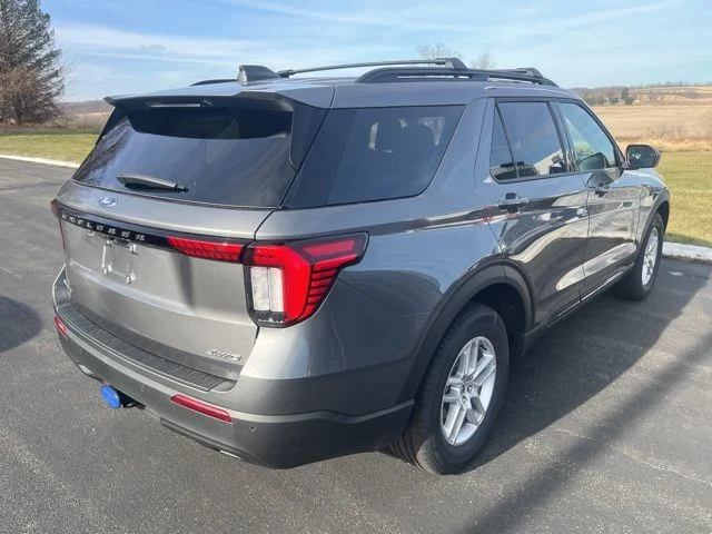 New 2026 Ford Explorer - photo 2