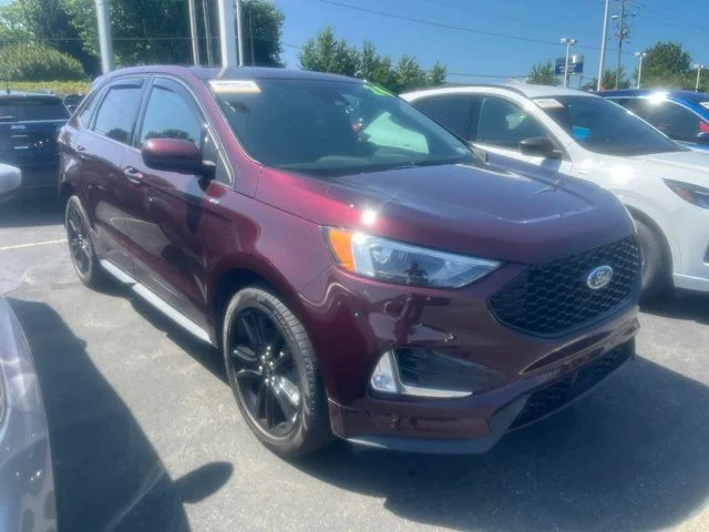 Used 2024 Ford Edge - photo 2