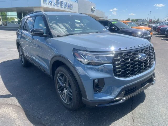 New 2026 Ford Explorer - photo 2