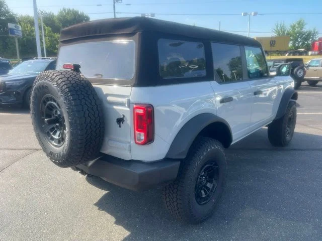 New 2026 Ford Bronco - photo 2