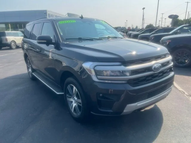 Used 2022 Ford Expedition - photo 2