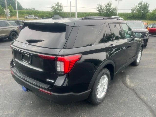 New 2026 Ford Explorer - photo 2