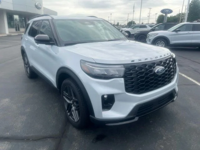 New 2026 Ford Explorer - photo 2