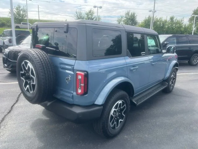 Used 2025 Ford Bronco - photo 2