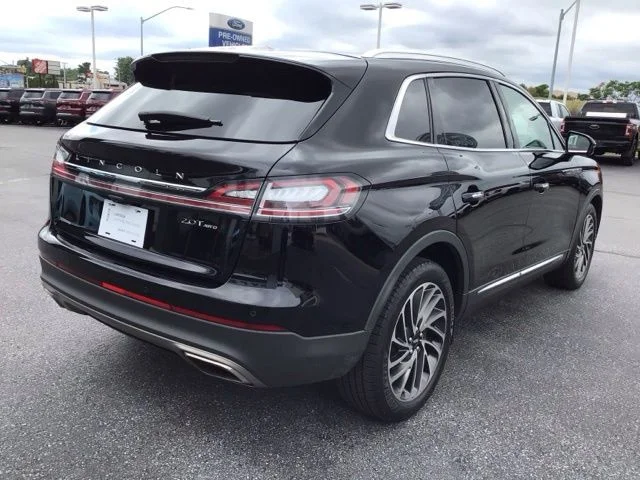 Used 2020 Lincoln Nautilus - photo 2