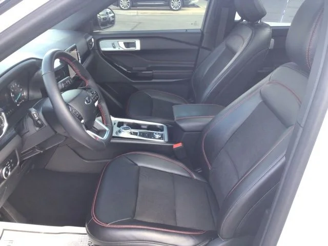 Used 2024 Ford Explorer - photo 10