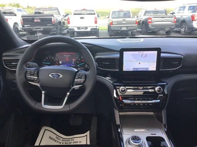 Used 2024 Ford Explorer - photo 11
