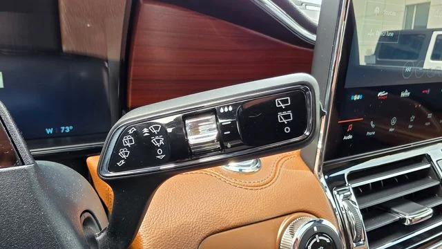 Used 2024 Lincoln Navigator - photo 19