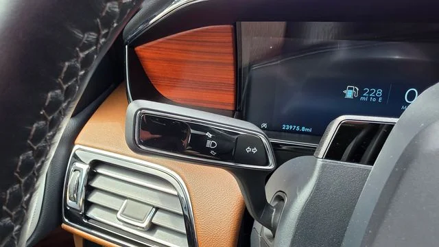 Used 2024 Lincoln Navigator - photo 20