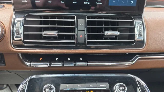 Used 2024 Lincoln Navigator - photo 23