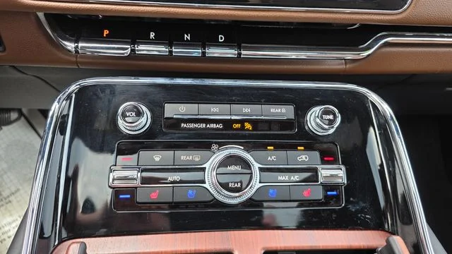 Used 2024 Lincoln Navigator - photo 24