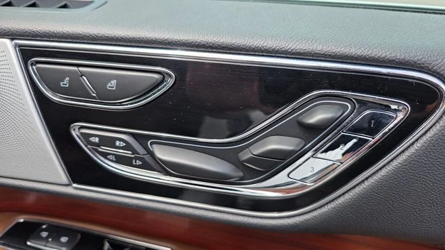 Used 2024 Lincoln Navigator - photo 28