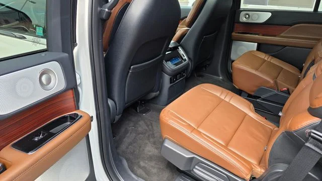 Used 2024 Lincoln Navigator - photo 31