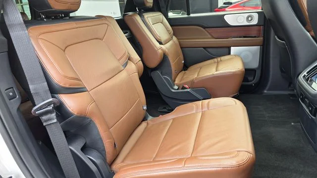 Used 2024 Lincoln Navigator - photo 33