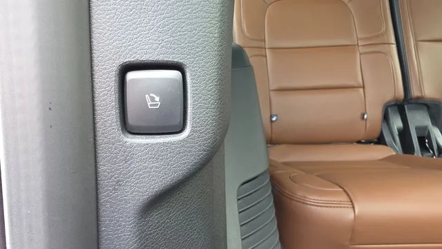 Used 2024 Lincoln Navigator - photo 38