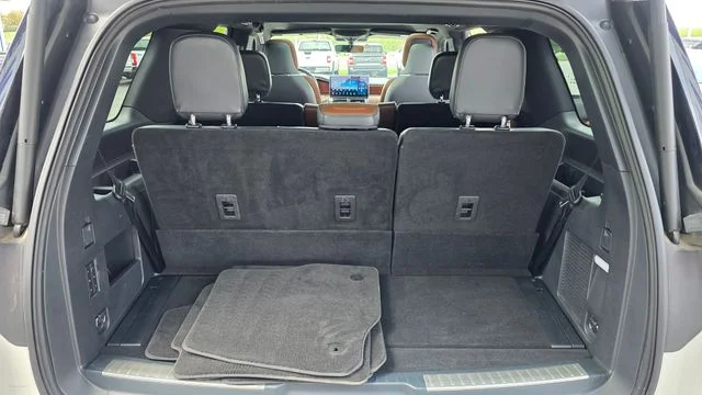 Used 2024 Lincoln Navigator - photo 46