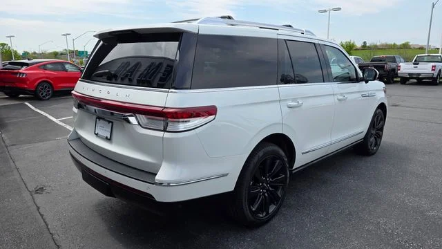 Used 2024 Lincoln Navigator - photo 5