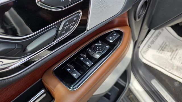Used 2024 Lincoln Navigator - photo 18