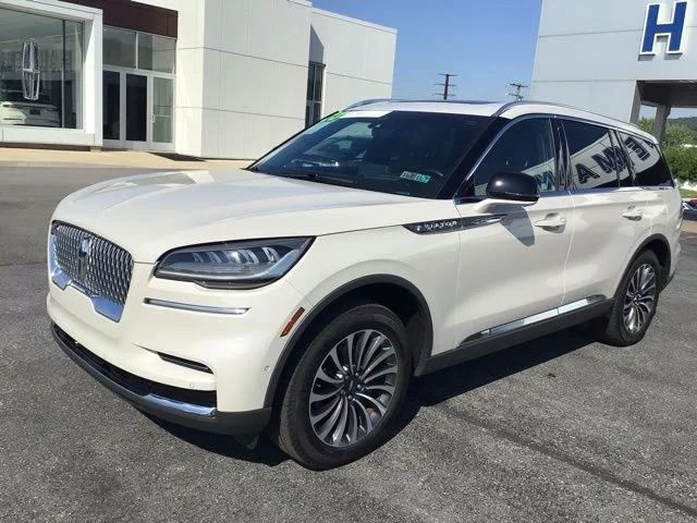Used 2023 Lincoln Aviator - photo 1