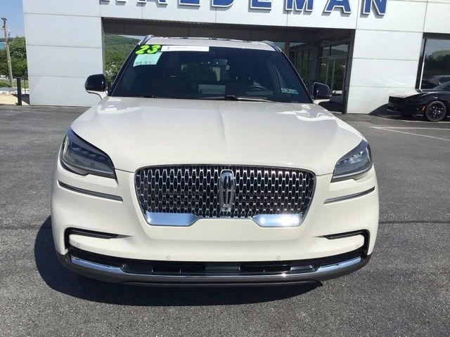 Used 2023 Lincoln Aviator - photo 2