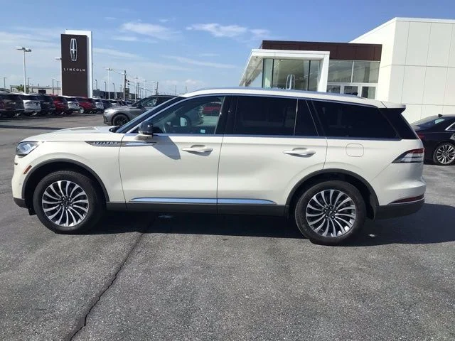 Used 2023 Lincoln Aviator - photo 8