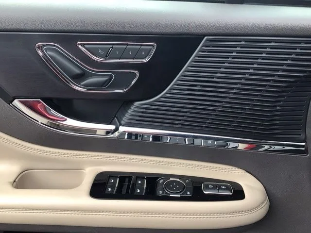 Used 2022 Lincoln Corsair - photo 20