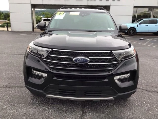 Used 2023 Ford Explorer - photo 2