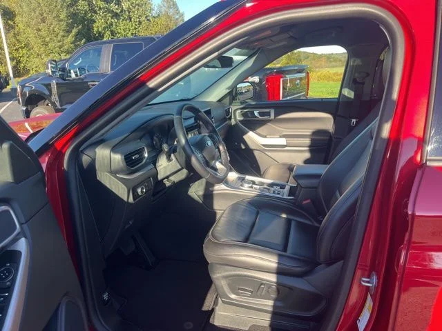 Used 2023 Ford Explorer - photo 9
