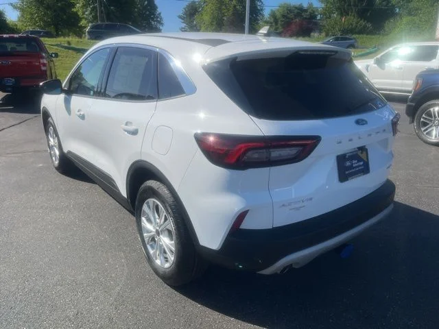 Used 2023 Ford Escape - photo 8