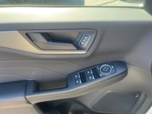 Used 2023 Ford Escape - photo 10